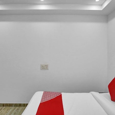 Oyo 82100 Golden Residency Noida Kültér fotó