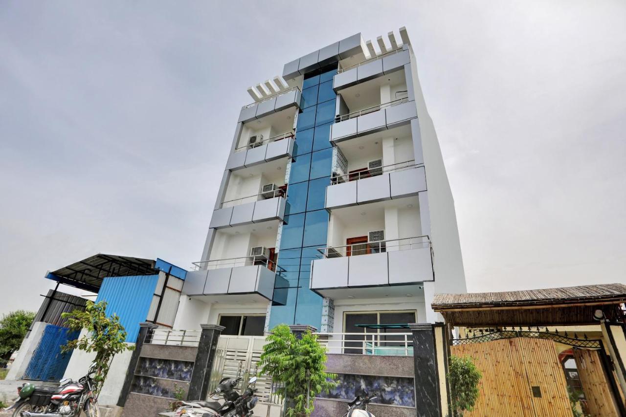 Oyo 82100 Golden Residency Noida Kültér fotó