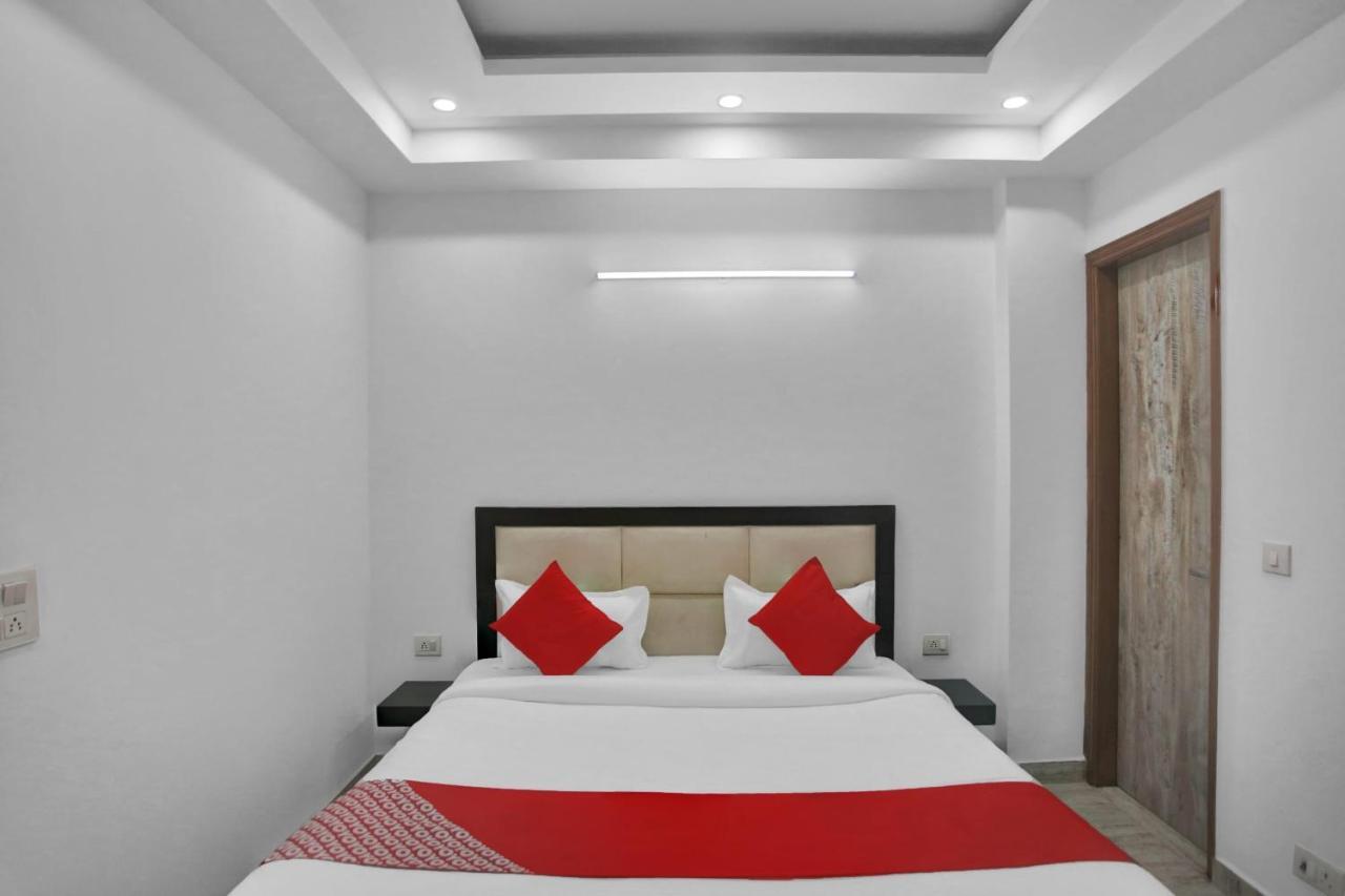 Oyo 82100 Golden Residency Noida Kültér fotó