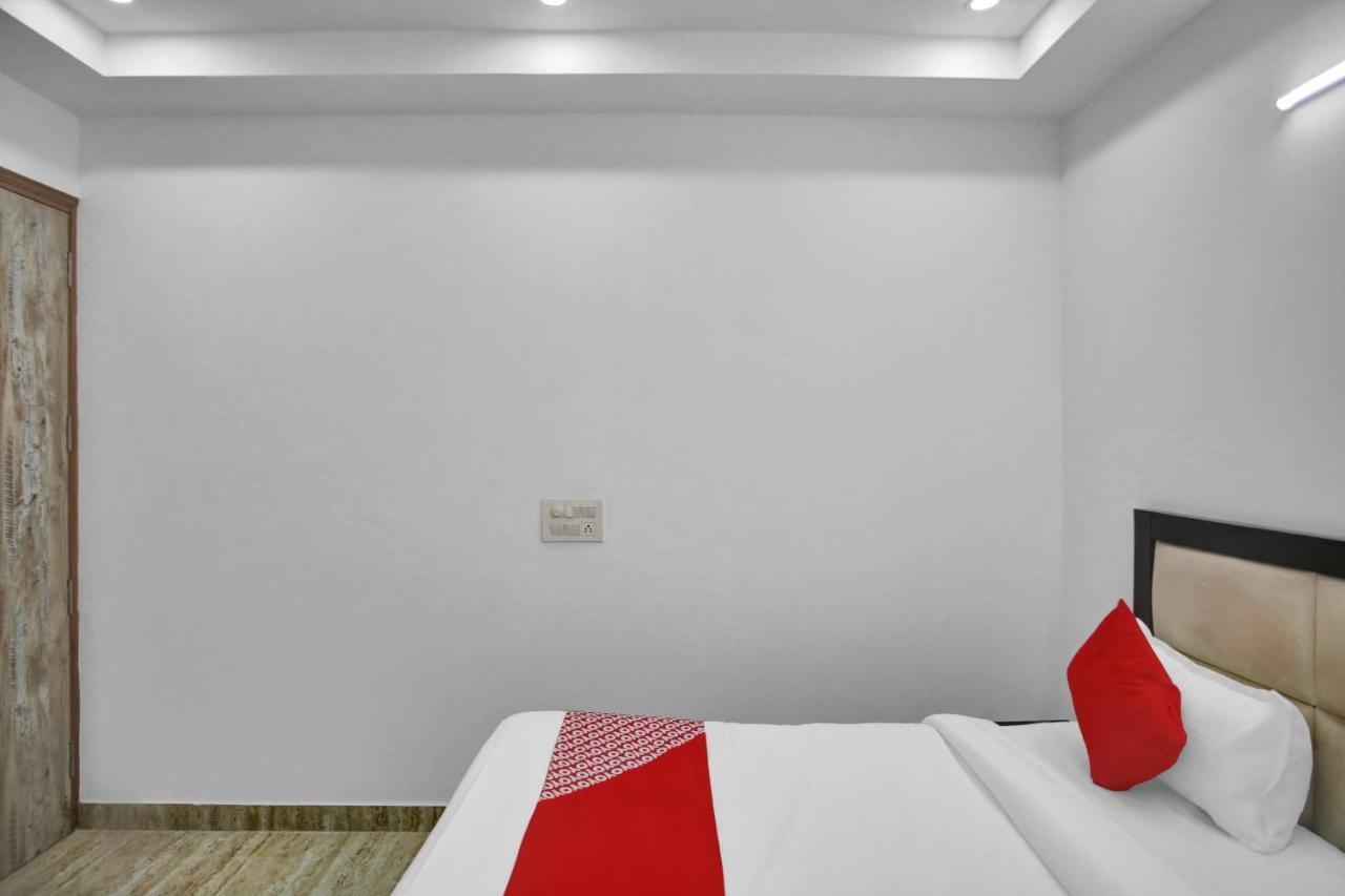 Oyo 82100 Golden Residency Noida Kültér fotó