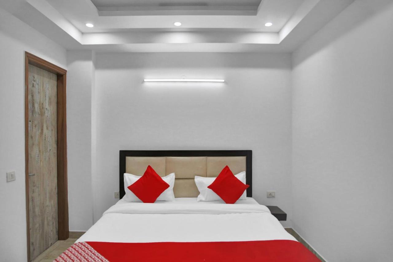 Oyo 82100 Golden Residency Noida Kültér fotó